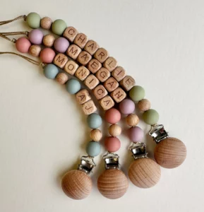 Attache-tétine personnalisée pour nouveau-né